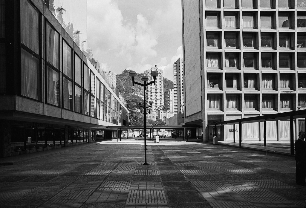 Stadtansicht der Gebäude Torres del Parque, Bogota Fotograf: German Tellez Architekten: Rogelio Salmona